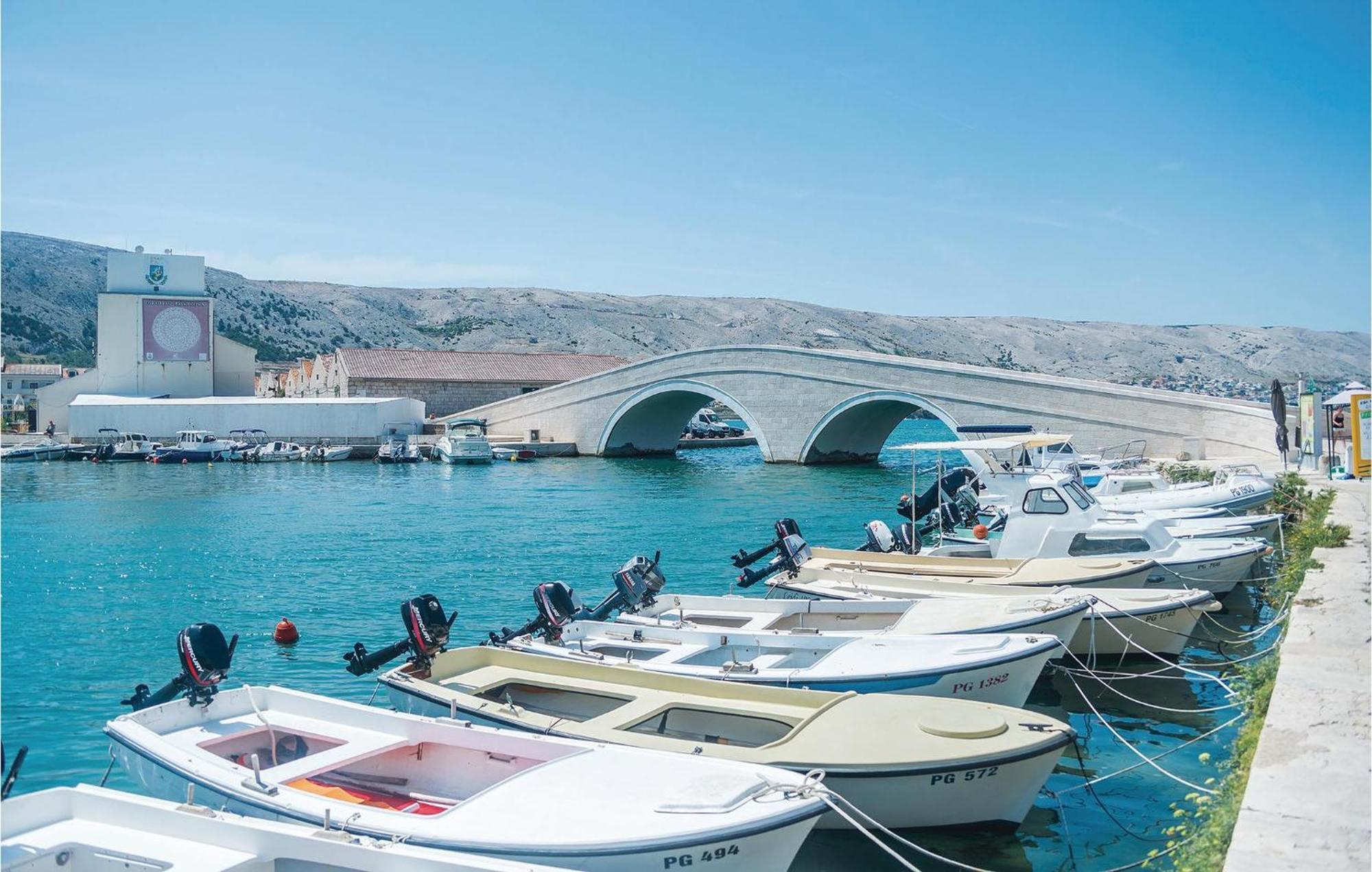 2 Bedroom Beautiful Apartment In Pag Pag Town Exterior foto